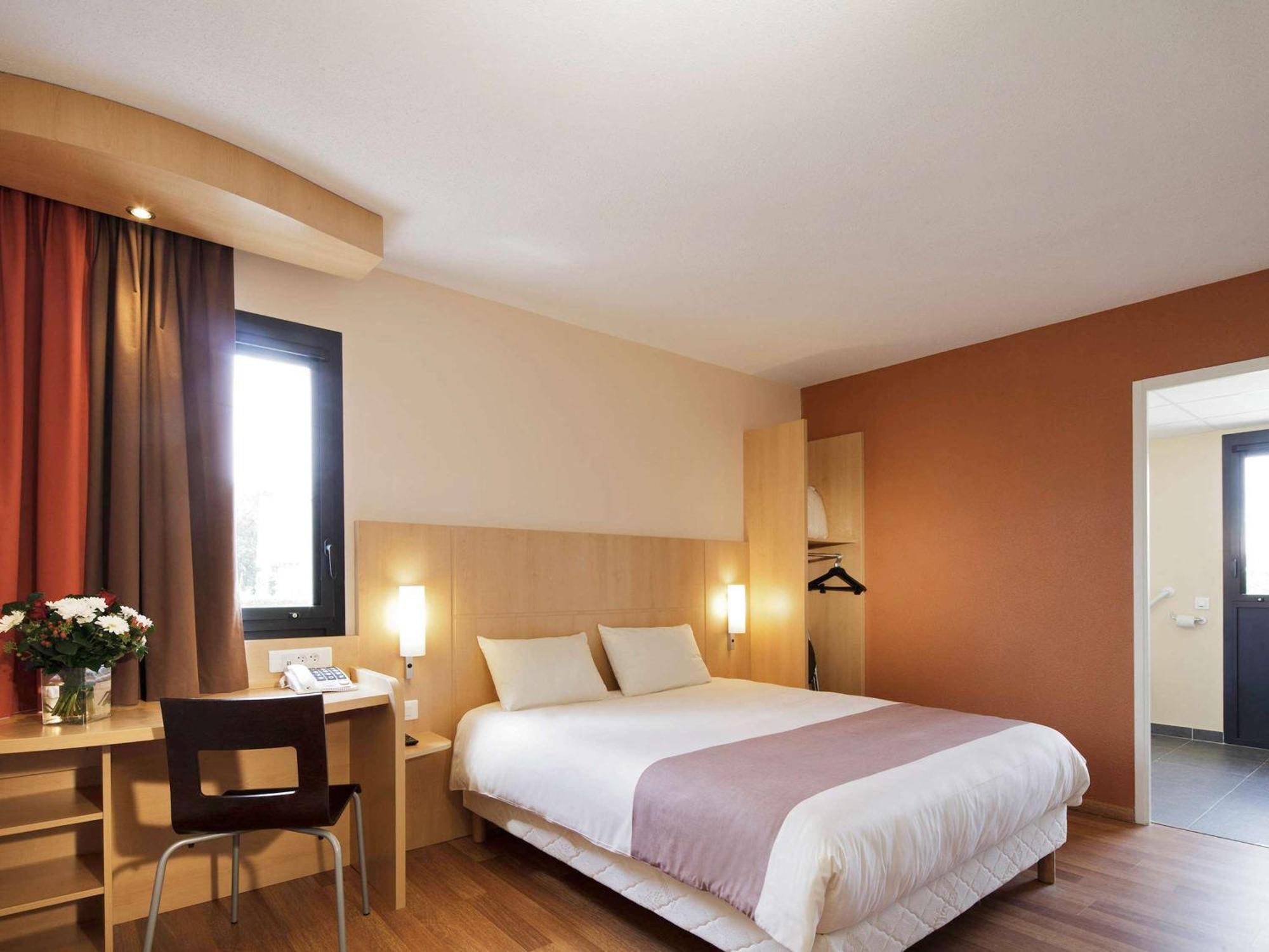 Hotel Ibis Guingamp Coeur De Bretagne Ploumagoar المظهر الخارجي الصورة