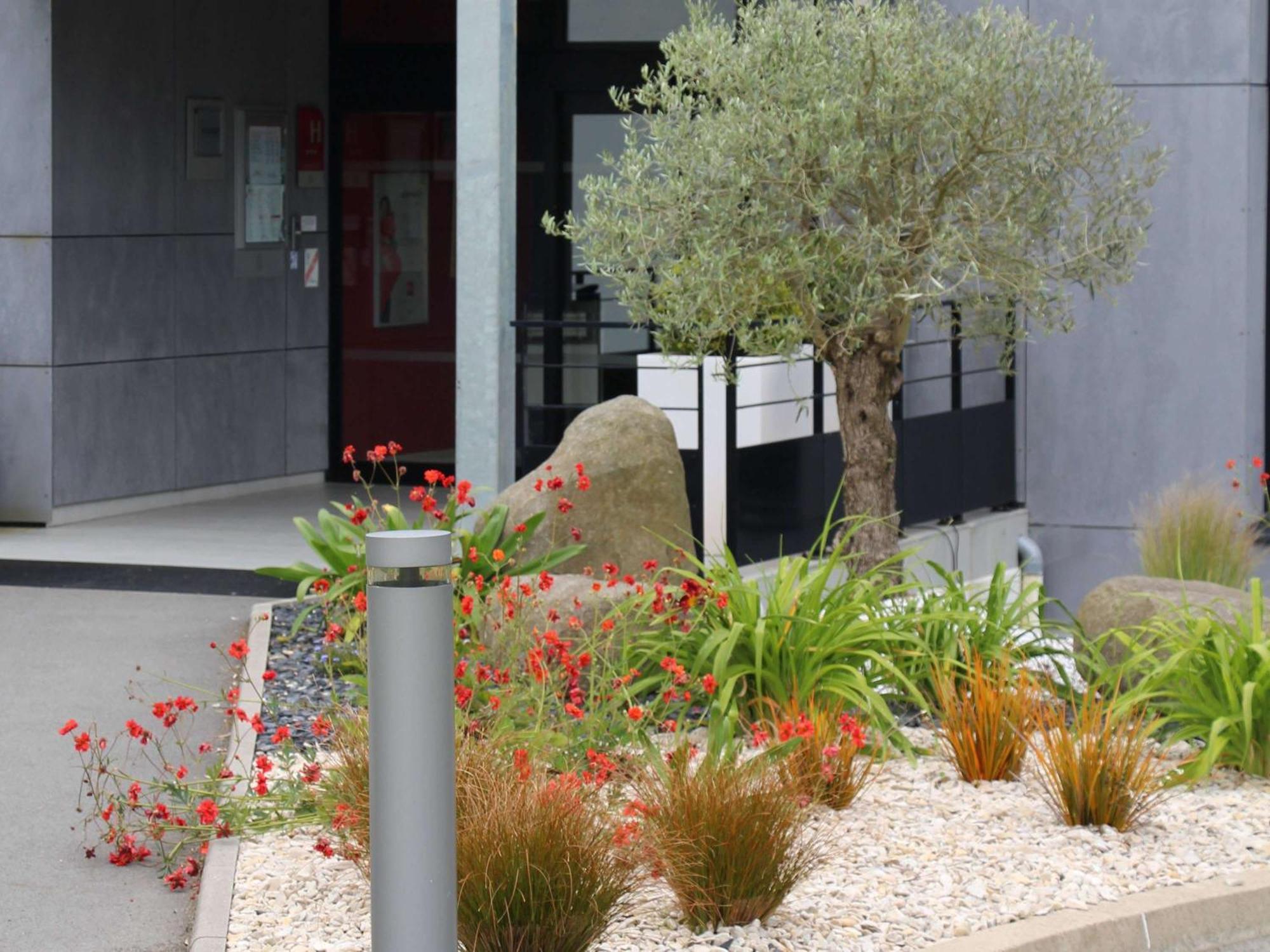 Hotel Ibis Guingamp Coeur De Bretagne Ploumagoar المظهر الخارجي الصورة