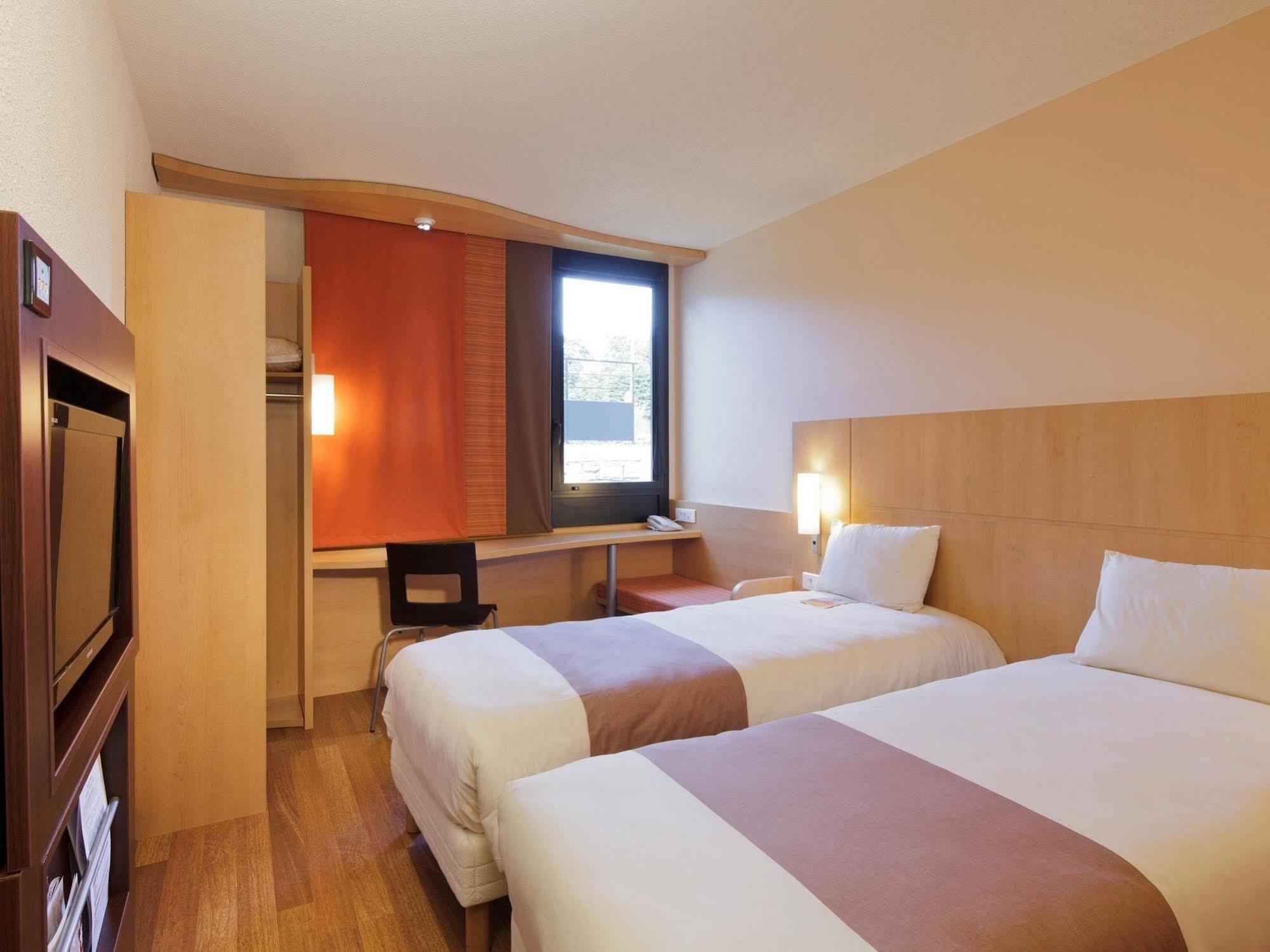 Hotel Ibis Guingamp Coeur De Bretagne Ploumagoar المظهر الخارجي الصورة